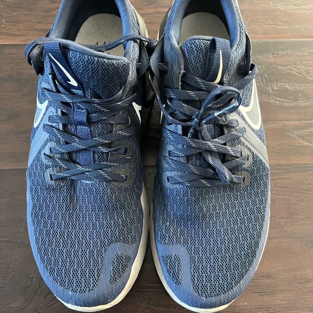 Nike Legend React -2 Navy Blue -Pre-Owned -Like new Size 13